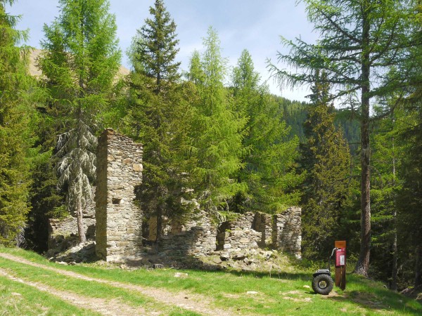 Kasernenanlage an der Kriegsstrasse zu den Werken Mero und Tonale